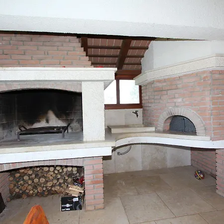 Charmantes Steinhaus Zur Alleinnutzung Mit Liegewiese, Grillbereich, Waschmaschine Ρόβινι
