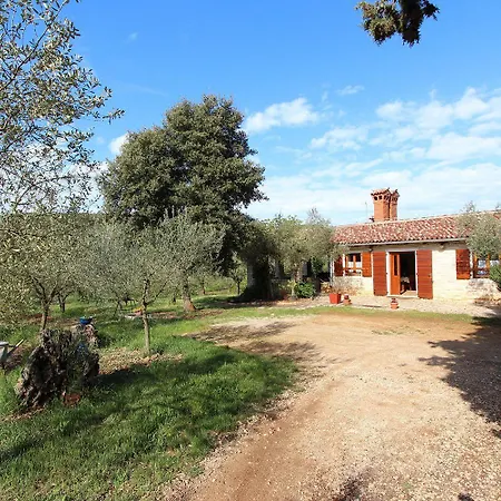 Σπίτι διακοπών Charmantes Steinhaus Zur Alleinnutzung Mit Liegewiese, Grillbereich, Waschmaschine Ρόβινι