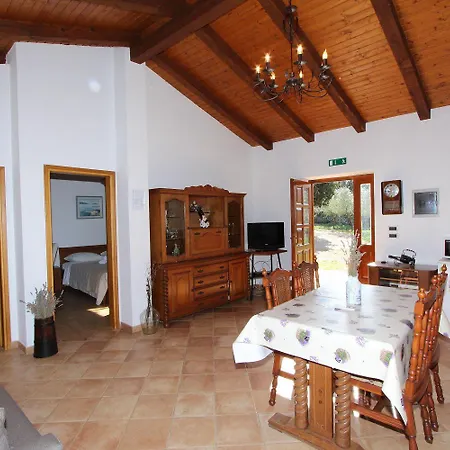 Holiday home Charmantes Steinhaus Zur Alleinnutzung Mit Liegewiese, Grillbereich, Waschmaschine Rovinj